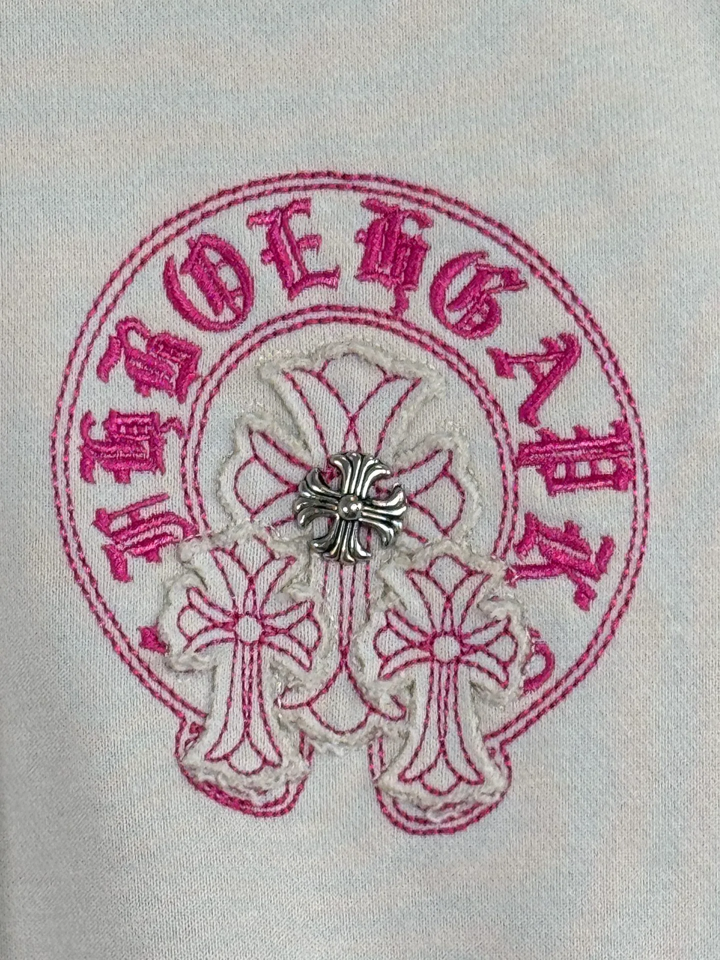 P340 top version, real shot without P, ​​different from market currency) 𝗖𝗵𝗿𝗼𝗺𝗲 𝗛𝗲𝗮𝗿𝘁𝘀/Cro Heart 2025 washed patch embroidery autumn and winter new original single counter American laser patch 3D three-dimensional color embroidery couple casual cardigan sweatshirt 👑The highest version! Customized fabric 480g tripe terry fabric! American acid-washed and distressed original fabric, laser burning + patch embroidery, exquisite embroidery of letters! The best-selling model in the counter, very comfortable to wear. Accessories: original molded and authenticated collar label➕100% silk wash label. Genuine purchase-grade original hangtag➕matching hanging rope➕3D hanging beads➕original packaging bag. Craftsmanship: The original version has consistent wiring! The highest version of the armhole matching technique! Color: Apricot Black Size: S M L XL Style Number: 25-319